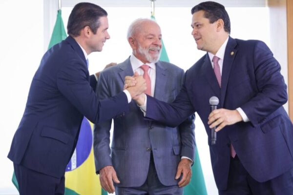Lula se aproxima de Alcolumbre e Motta para amplificar base lula-se-aproxima-de-alcolumbre-e-motta-para-fortalecer-base