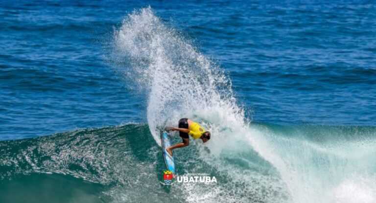 surfistas-disputam-titulos-brasileiros-em-baia-formosa/rn