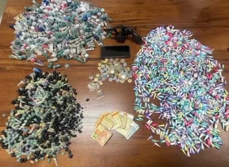 Casal é detido por tráfico de drogas e posse ilegal de arma de fogo casal-e-preso-por-trafico-de-drogas-e-posse-ilegal-de-arma-de-fogo
